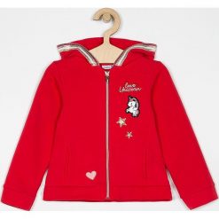 Blukids - Bluza dziecięca 74-98 cm. Czerwone bluzy dziewczęce Blukids, z aplikacjami, z elastanu, bez rękawów, z kapturem. W wyprzedaży za 59,90 zł.