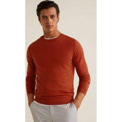 Mango Man - Sweter Ten. Szare bez kategorii Mango Man, s, z elastanu, z okrągłym kołnierzem. Za 129,90 zł.