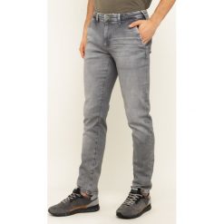 Jeansy Slim Fit Pepe Jeans James PM202365. Szare jeansy męskie Pepe Jeans, m, bez wzorów. W wyprzedaży za 229,00 zł.