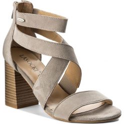 Sandały LASOCKI - 2608-10 Szary. Szare klapki damskie Lasocki, bez wzorów, ze skóry, bez obcasa, na obcasie. Za 179,99 zł.