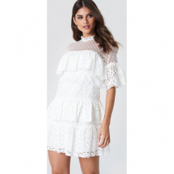Trendyol Sukienka mini z koronką - White. Szare sukienki koronkowe marki Trendyol, na co dzień, casualowe, midi, dopasowane. W wyprzedaży za 145,77 zł.