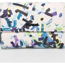 Desigual - Portfel. Białe portfele damskie marki Desigual, ze skóry ekologicznej. Za 199,90 zł.