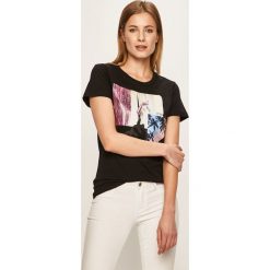 Pinko - T-shirt. Białe bluzki damskie Pinko, s, z nadrukiem, z bawełny, z okrągłym kołnierzem. Za 349,90 zł.