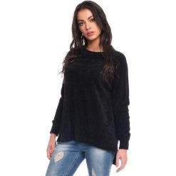 Sweter "Rina" w kolorze czarnym. Czarne swetry damskie Scarlet Jones, s, bez wzorów, bez rękawów, bez kaptura. W wyprzedaży za 169,95 zł.