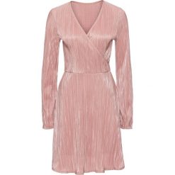 Sukienka shirtowa z marszczeniem bonprix czerwony z nadrukiem. Czerwone sukienki damskie bonprix, z nadrukiem, z okrągłym kołnierzem, bez rękawów. Za 54,99 zł.