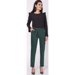 Zielone Eleganckie Spodnie w Kant z Paskiem. Spodnie damskie Molly.pl. Za 118,90 zł.