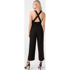 Guess Nora Kombinezon Czarny. Czarne spodnie damskie Guess, l, z elastanu. Za 571,95 zł.