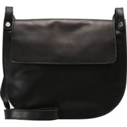 Jost Torba na ramię black. Czarne torby na ramię męskie Jost, na ramię, małe. Za 959,00 zł.