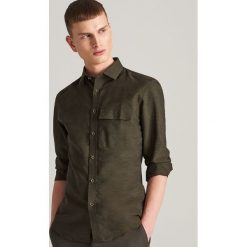 Koszula z bawełny egipskiej - Khaki. Brązowe koszule męskie Reserved, m, bez wzorów, z bawełny, bez kołnierzyka, bez rękawów. Za 119,99 zł.
