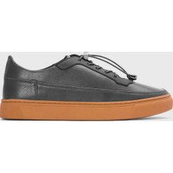 Kazar Studio - Buty. Szare sneakersy męskie Kazar Studio, z okrągłym noskiem, bez zapięcia. W wyprzedaży za 199,90 zł.