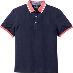 Shirt polo z kontrastowym kołnierzykiem bonprix ciemnoniebieski. Niebieskie koszulki męskie bonprix, s, bez wzorów, bez rękawów. Za 44,99 zł.