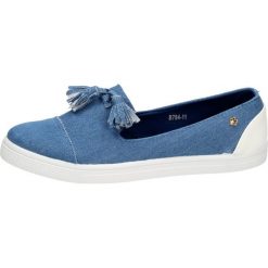 SLIP ON Jeansowe buty damskie BALADA B794-11. Trampki i tenisówki damskie balada, bez wzorów, z jeansu, bez zapięcia. W wyprzedaży za 40,00 zł.
