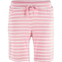 Bermudy shirtowe bonprix pudrowy jasnoróżowy w paski. Różowe spodnie damskie bonprix, w paski. Za 27,99 zł.