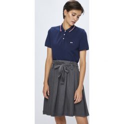 Tommy Jeans - Top. Czerwone bluzki damskie marki Tommy Jeans, s, z bawełny, casualowe, z krótkim rękawem. W wyprzedaży za 159,90 zł.