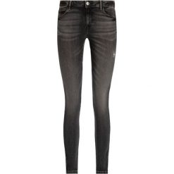 Jeansy Slim Fit Guess Curve X W93AJ2 D3OY0. Szare jeansy damskie Guess. W wyprzedaży za 299,00 zł.
