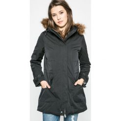 Lee - Parka Urban. Czarne parki damskie marki Lee, s, z bawełny, długie. W wyprzedaży za 359,90 zł.