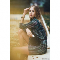 Sukienka Dzianinowa z golfem Agnes Colorful. Brązowe sukienki dzianinowe Pakamera, na jesień, z golfem, midi. Za 179,00 zł.