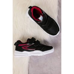 Czarne buty sportowe na rzepy casu nc20-675. Czarne buty chłopięce sportowe Casu, na rzepy. Za 39,99 zł.
