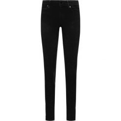 Jeansy Slim Fit Guess 1981 W94A46 D3TK1. Czarne jeansy damskie Guess. W wyprzedaży za 319,00 zł.