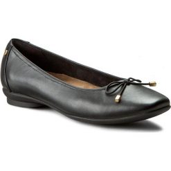 Półbuty CLARKS - Candra Light 261204554 Black Leather. Czarne półbuty damskie Clarks, na co dzień, bez wzorów, ze skóry, eleganckie, bez obcasa, na obcasie, bez zapięcia. W wyprzedaży za 249,00 zł.