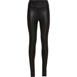Legginsy z połyskującą powłoką bonprix czarny. Czarne spodnie damskie bonprix, ze skóry. Za 54,99 zł.