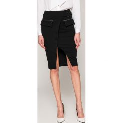 Marciano Guess - Spódnica. Czarne spódniczki damskie z wysokim stanem marki MARCIANO GUESS, m, z aplikacjami, z elastanu, mini. W wyprzedaży za 239,90 zł.