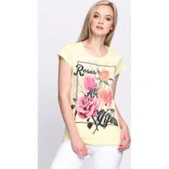 Żółty T-shirt True Rose. Czerwone bluzki damskie marki Born2be, m. Za 14,99 zł.