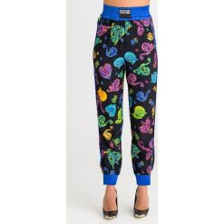 SPODNIE versace jeans couture. Spodnie damskie Versace Jeans Couture, z jeansu. Za 823,20 zł.
