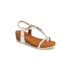 Sandały LPB Shoes KISS. Białe sandały damskie marki LPB Shoes, bez wzorów, bez obcasa, bez zapięcia. Za 175,20 zł.