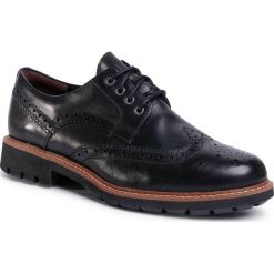 Półbuty CLARKS - Batcombe Wing 261426227 Black Leather. Czarne półbuty męskie Clarks, na co dzień, bez wzorów, ze skóry ekologicznej, klasyczne, bez zapięcia. W wyprzedaży za 329,00 zł.