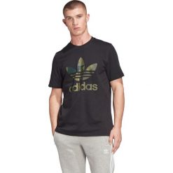 Adidas Originals Camouflage Koszulka Czarny. Czarne podkoszulki męskie adidas Originals, s, z nadrukiem, z bawełny, z krótkim rękawem. Za 119,95 zł.