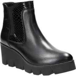 BOTKI LAURA MESSI 1264. Czarne botki damskie marki Laura Messi, bez obcasa, bez zapięcia. Za 159,99 zł.