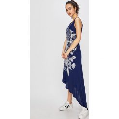 Desigual - Sukienka. Niebieskie sukienki damskie Desigual, na co dzień, s, z nadrukiem, z wiskozy, casualowe, z okrągłym kołnierzem, bez rękawów, midi, asymetryczne. Za 399,90 zł.