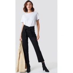 Spodnie damskie: NA-KD Jeansy Paperbag - Black