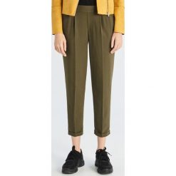Spodnie chino - Khaki. Brązowe chinosy damskie marki Sinsay, s. Za 59,99 zł.