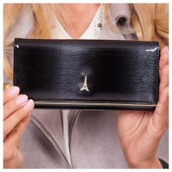 Skórzany lakierowany portfel damski czarny Paris Design 72401 - Czarny. Czarne portfele damskie PARIS DESIGN, bez wzorów, ze skóry. Za 89,99 zł.