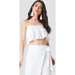 Schanna x NA-KD Top z marszczeniem - White. Białe topy damskie Schanna x NA-KD, bez wzorów, bez kołnierzyka. Za 60,95 zł.