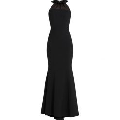 Jarlo Suknia balowa black. Czarne sukienki damskie marki Jarlo, bez wzorów, z poliesteru, wizytowe, bez kołnierzyka, bez rękawów. Za 509,00 zł.