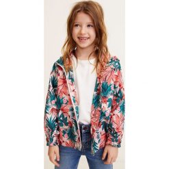 Mango Kids - Kurtka dziecięca Centen 110-164 cm. Czerwone kurtki dziewczęce Mango Kids, bez wzorów, z poliesteru, krótkie, bez kaptura. Za 69,90 zł.