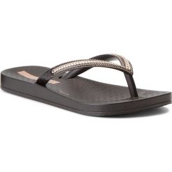 Japonki IPANEMA - Anat Metallic Kids 82386 Black/Rose 24534. Różowe sandały dziewczęce Ipanema, z tworzywa sztucznego, bez zapięcia. Za 64,99 zł.