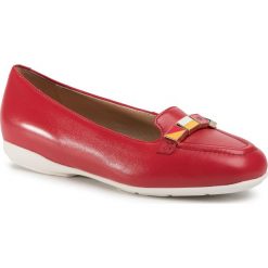 Półbuty GEOX - D Annytah B D027NB 00085 C7000 Red. Czerwone półbuty damskie Geox, na co dzień, bez wzorów, ze skóry, bez obcasa, na płaskiej podeszwie, bez zapięcia. W wyprzedaży za 379,00 zł.