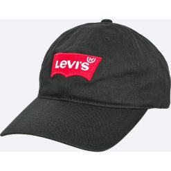 Levi's - Czapka. Czarne czapki męskie marki Levi's®. W wyprzedaży za 89,90 zł.