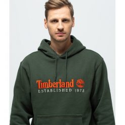 Timberland Bluza Outdoor Archive Hoodie , granatowy, rozmiar M. Niebieskie bluzy męskie Timberland, m, z haftami, z bawełny, z kapturem, bez rękawów, z kapturem. W wyprzedaży za 383,99 zł.