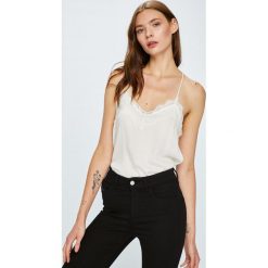 Vero Moda - Top Carolina. Szare topy damskie Vero Moda, l, z koronki. W wyprzedaży za 79,90 zł.