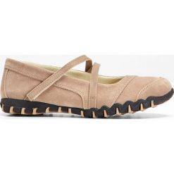 Baleriny bonprix piaskowy. Brązowe baleriny damskie bonprix, w paski, sportowe, bez obcasa. Za 49,99 zł.