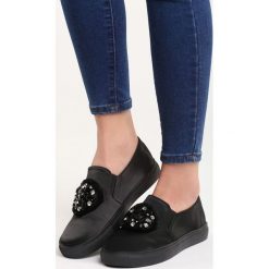 Czarne Slip On Friendly War. Czarne buty sportowe damskie Born2be, z satyny, eleganckie. Za 49,99 zł.