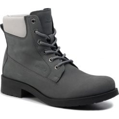 Trapery GEOX - D Rawelle A D946RA 032EK C0358 Dk Grey/Lt Grey. Szare trapery damskie Geox, ze skóry ekologicznej, klasyczne, bez obcasa, bez zapięcia. Za 429,00 zł.