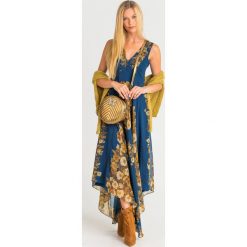 SUKIENKA Twinset. Żółte sukienki damskie Twinset, na imprezę, z aplikacjami, z tkaniny, z włoskim kołnierzykiem, bez rękawów, maxi, asymetryczne. Za 674,50 zł.