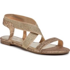Sandały BASSANO - WP01-1710-01 Beige. Żółte klapki damskie Bassano, bez wzorów, ze skóry ekologicznej, bez obcasa, na obcasie. Za 49,99 zł.