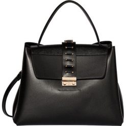 Jennifer Lopez Torebka damska crossbody South Beach JLH0065 Black. Czarne torebki klasyczne damskie Jennifer Lopez, bez wzorów, bez dodatków. W wyprzedaży za 386,00 zł.